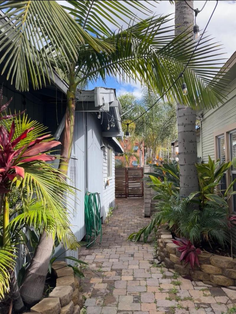 Cozy Private Bungalow Walkable To Beach! - 30 Days Or More Only Лонг Бич Экстерьер фото